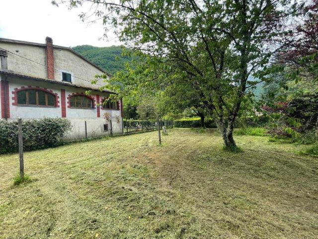 Appartamento in vendita a Unione dei comuni Media Valle del Serchio, Toscana