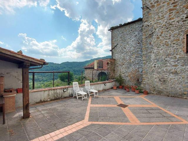 Appartamento in vendita a Unione dei comuni Media Valle del Serchio, Toscana