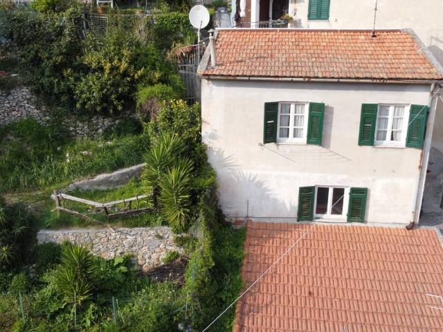 Appartamento in vendita a Balestrino, Liguria