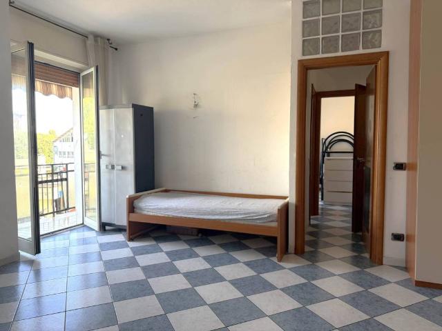 Appartamento in vendita a Baranzate, Milano