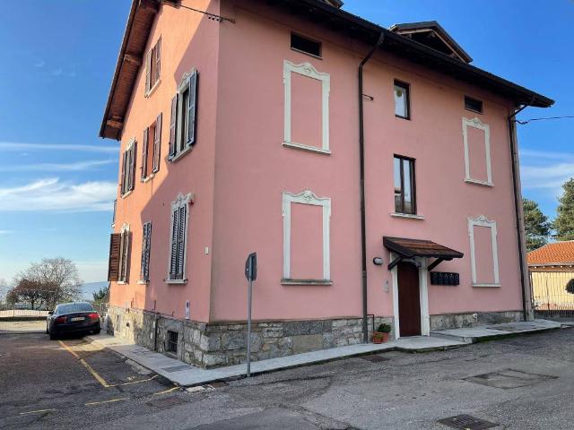 Appartamento in vendita a Paù, Barasso