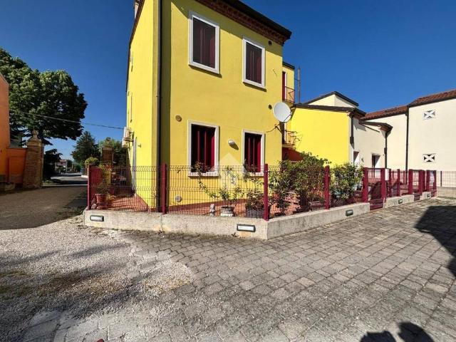 Appartamento in vendita a Barbarano Mossano, Ponte Di Mossano