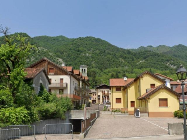 Appartamento in vendita a Barcis, Friuli-Venezia Giulia