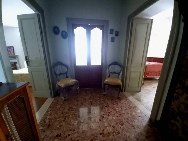 Appartamento in vendita a Bardi, Parma