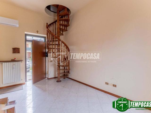 Appartamento in vendita a Bareggio, Lombardia