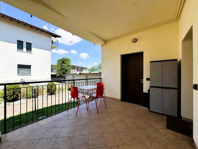 Appartamento in vendita a Bareggio, Lombardia