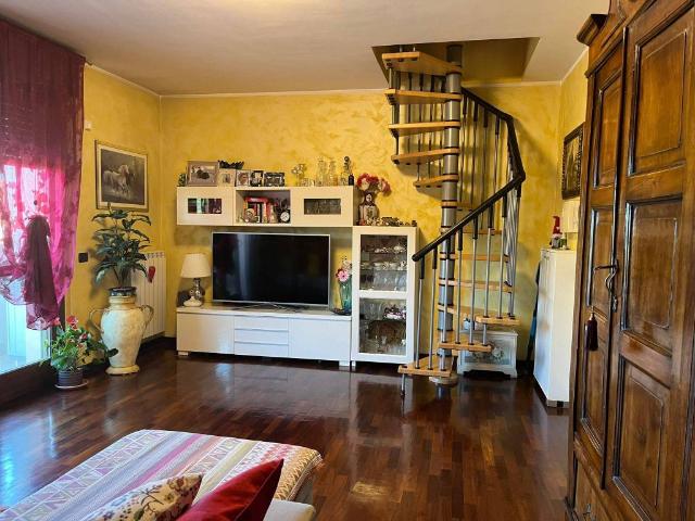 Appartamento in vendita a Bareggio, Lombardia