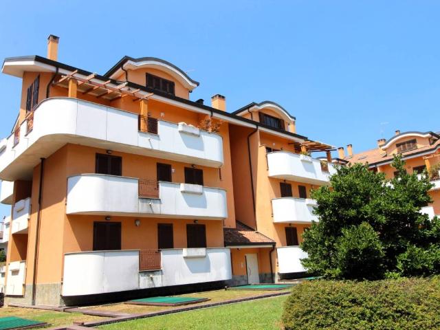Appartamento in vendita a Bareggio, Lombardia