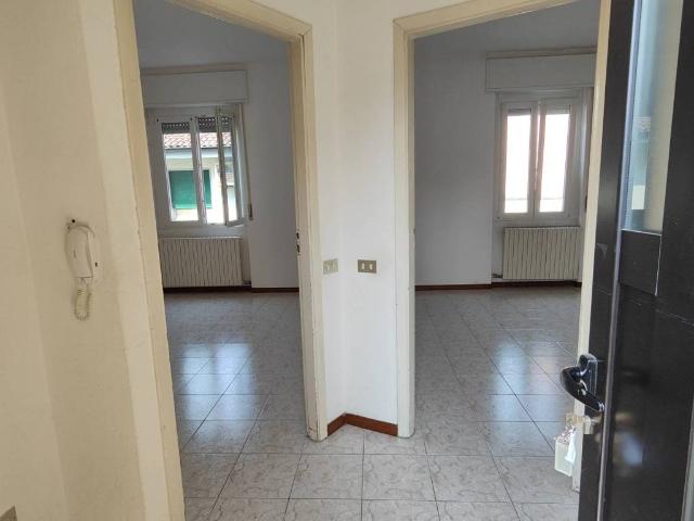 Appartamento in vendita a Bareggio, Lombardia