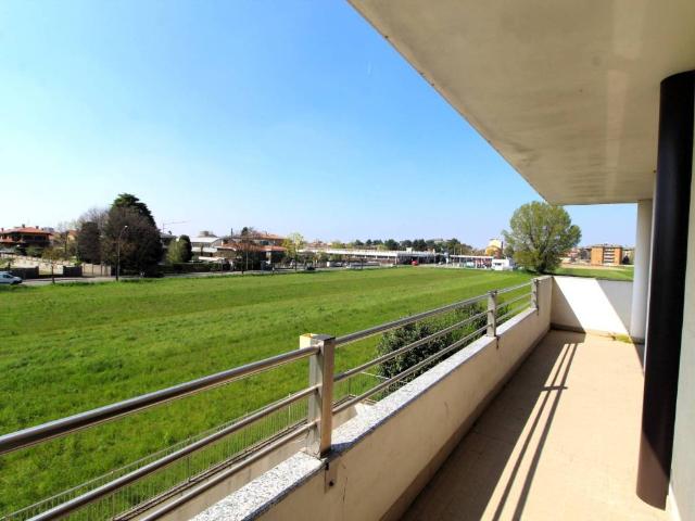 Appartamento in vendita a Bareggio, Lombardia