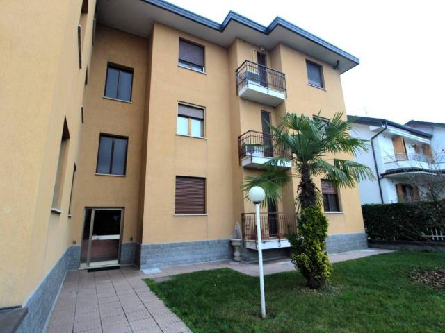 Appartamento in vendita a Bareggio, Lombardia