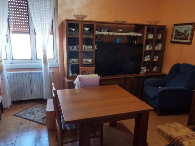 Appartamento in vendita a Bareggio, Lombardia