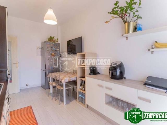 Appartamento in vendita a Bareggio, Lombardia