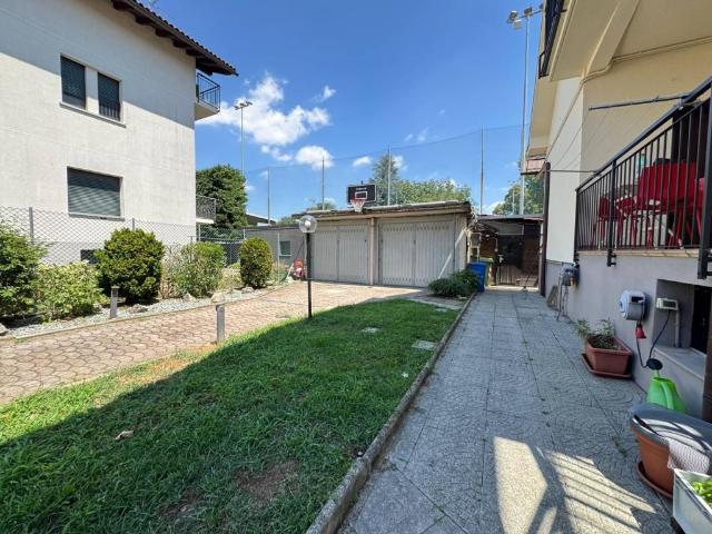 Villa Indipendente in vendita a Bareggio, Lombardia
