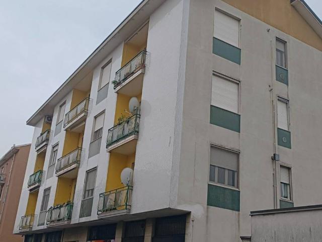 Appartamento in vendita a Bareggio, Lombardia