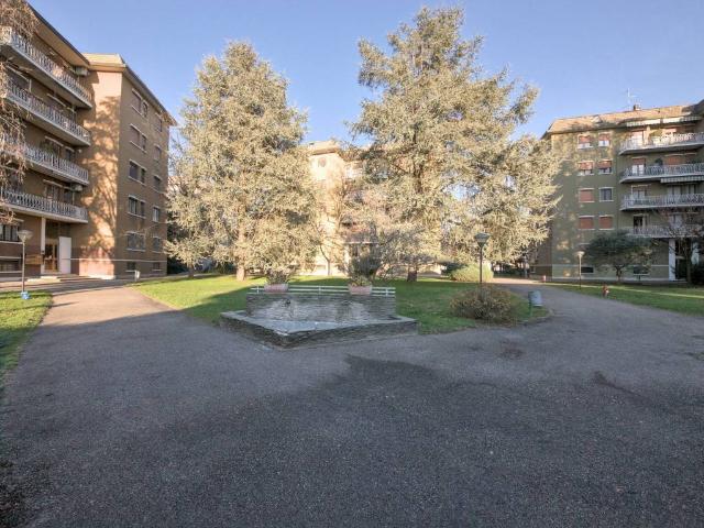 Appartamento in vendita a Bareggio, Milano