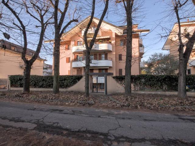 Appartamento in vendita a Bareggio, Lombardia