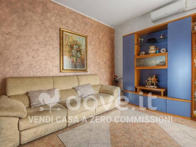 Appartamento in vendita a Bareggio, Lombardia