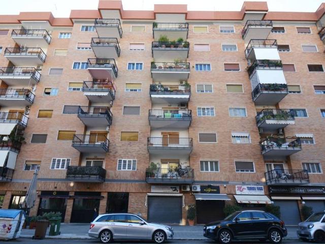 Appartamento in vendita a Municipio 2, Puglia