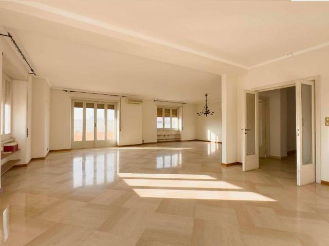 Appartamento in vendita a Madonnella, Bari