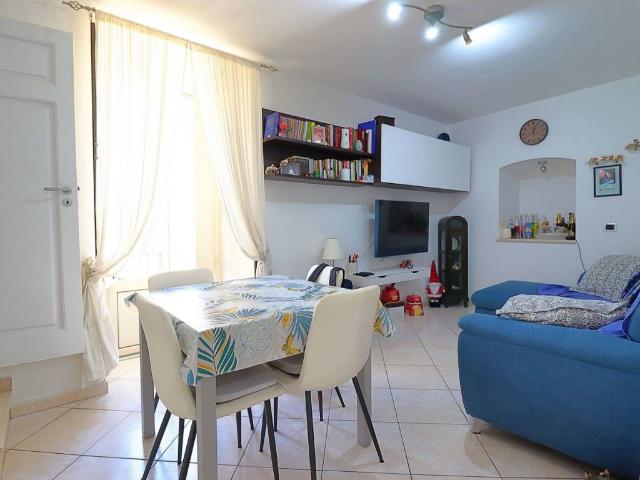 Villa Indipendente in vendita a Municipio 4, Puglia