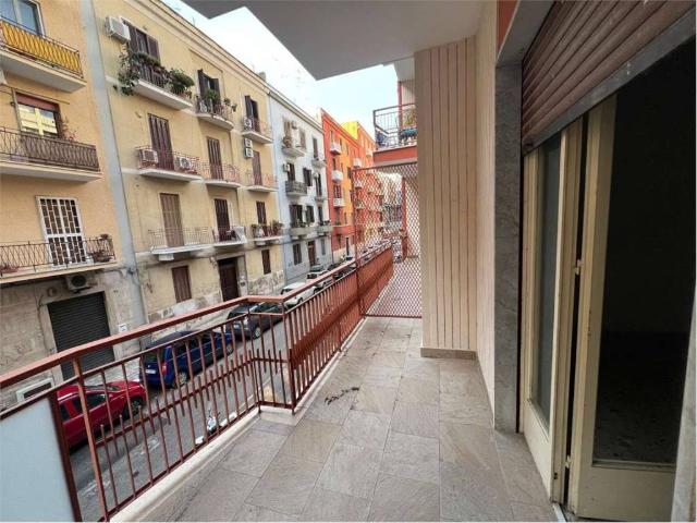 Appartamento in vendita a Madonnella, Bari
