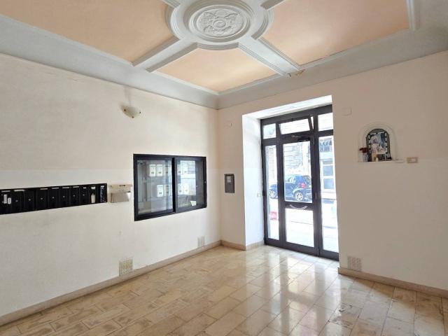 Appartamento in vendita a Madonnella, Bari