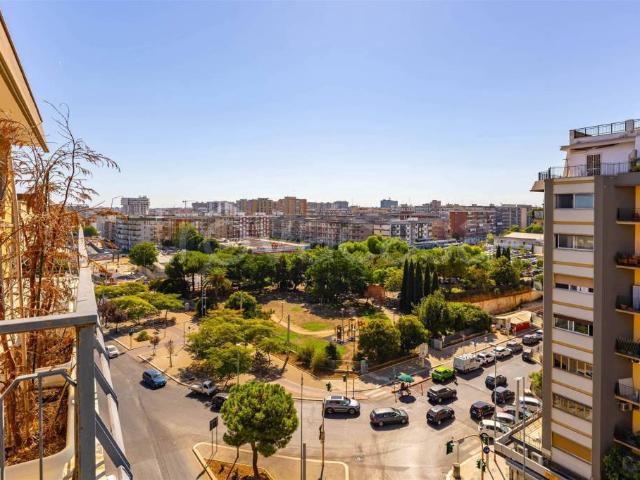 Appartamento in vendita a Municipio 2, Puglia