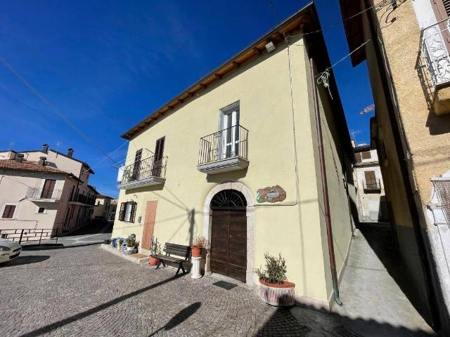 Appartamento in vendita a Barisciano, Abruzzo