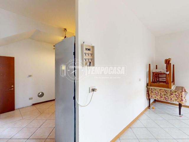 Appartamento in vendita a Barlassina, Lombardia
