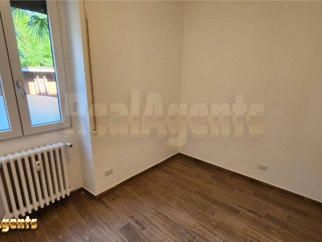 Appartamento in vendita a Barlassina, Lombardia