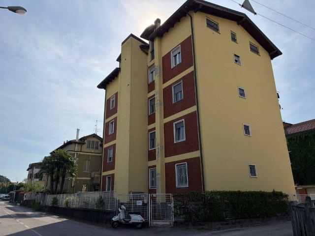 Appartamento in vendita a Barlassina, Lombardia