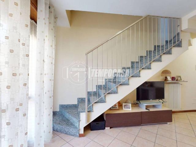 Appartamento in vendita a Barlassina, Lombardia