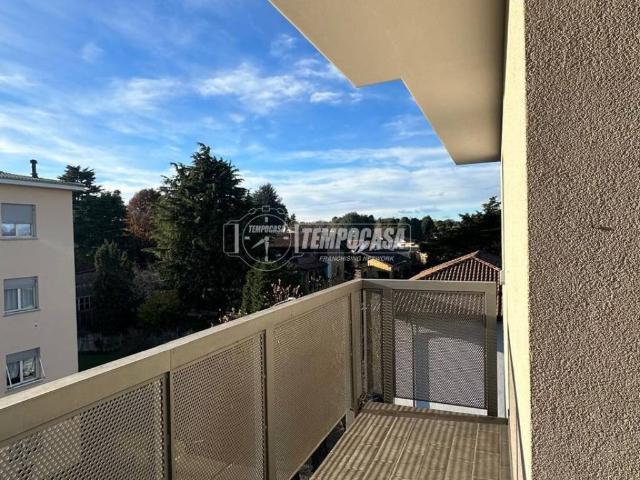 Appartamento in vendita a Barlassina, Lombardia