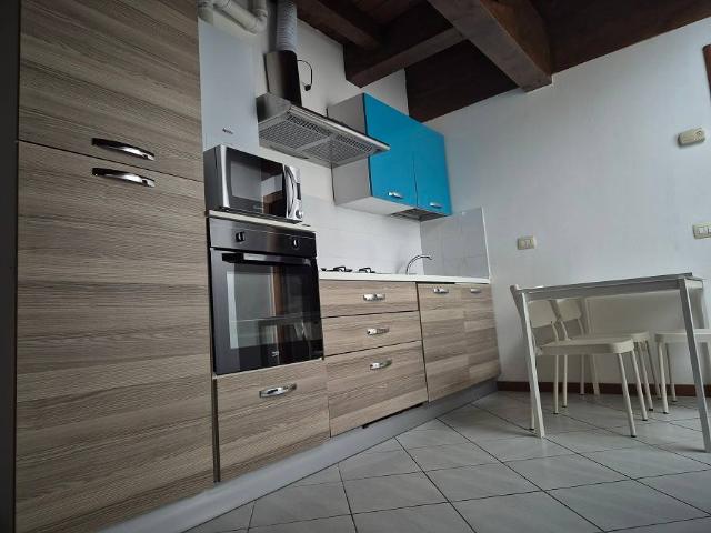 Appartamento in vendita a Barlassina, Lombardia