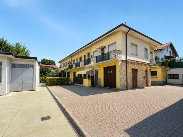 Appartamento in vendita a Barlassina, Lombardia