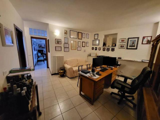 Appartamento in vendita a Barni, Lombardia