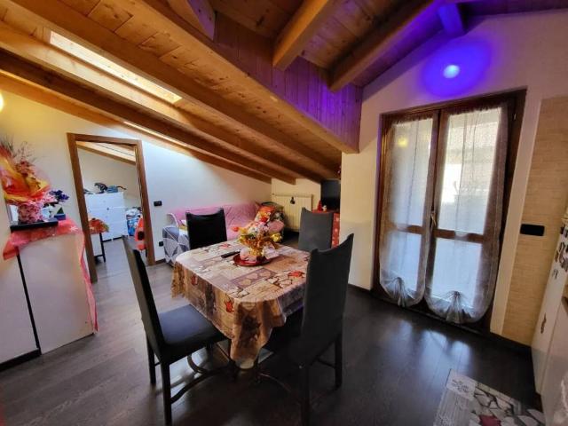 Appartamento in vendita a Barni, Lombardia