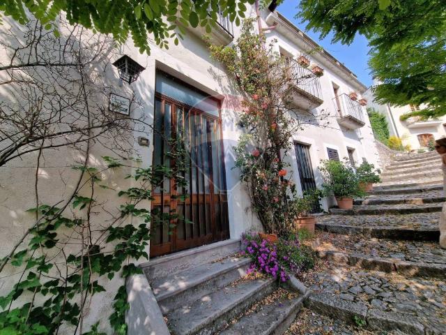 Appartamento in vendita a Barrea, Abruzzo