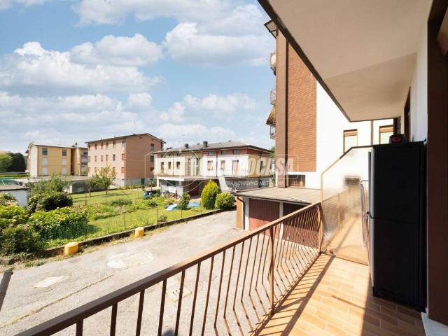 Appartamento in vendita a Barzago, Lombardia