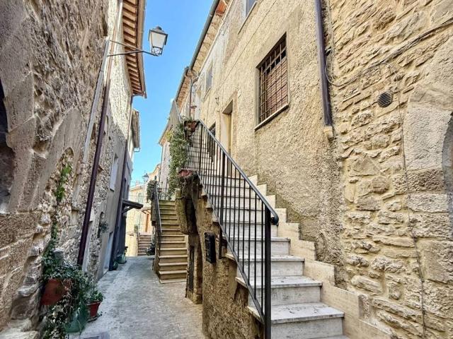 Appartamento in vendita a Collelungo, Baschi