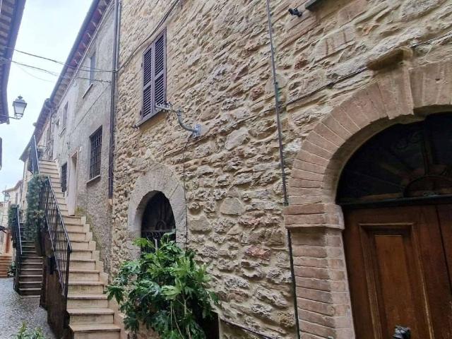 Appartamento in vendita a Collelungo, Baschi