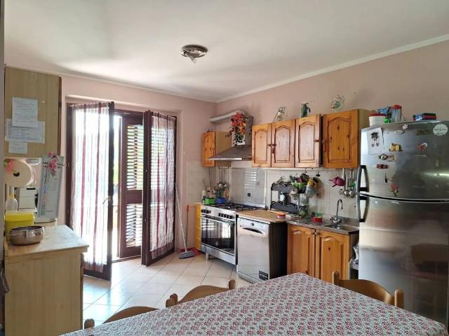Appartamento in vendita a Basciano, Abruzzo