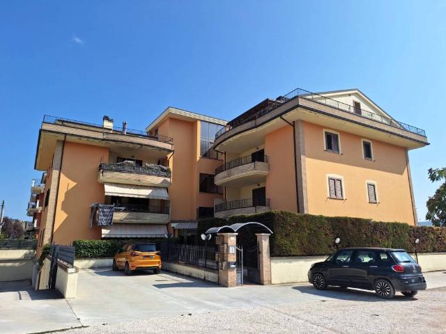 Appartamento in vendita a Basciano, Abruzzo