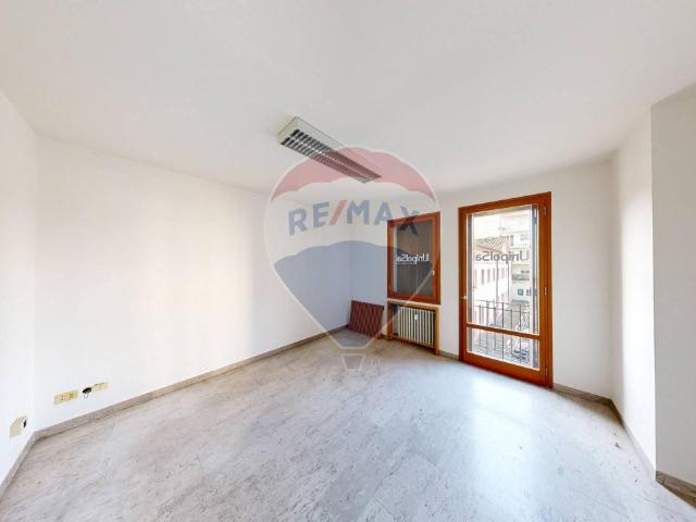 Appartamento in vendita a Pilastroni, Bassano Del Grappa