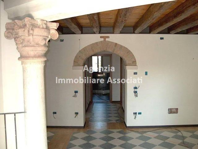 Appartamento in vendita a Pilastroni, Bassano Del Grappa