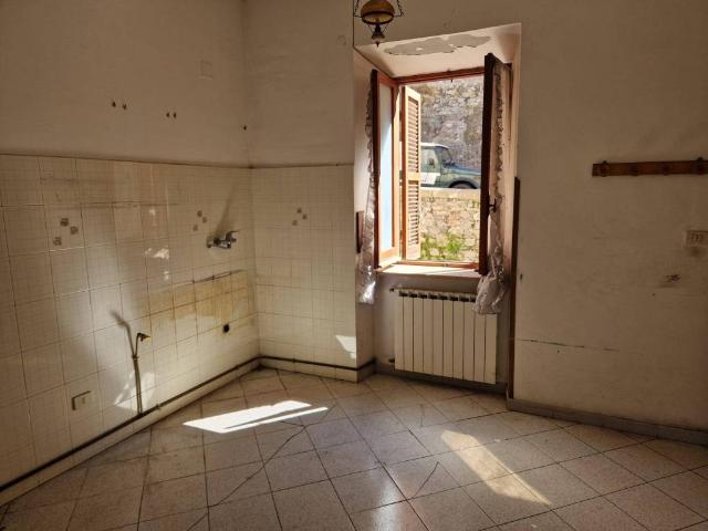 Appartamento in vendita a Bassiano, Latina
