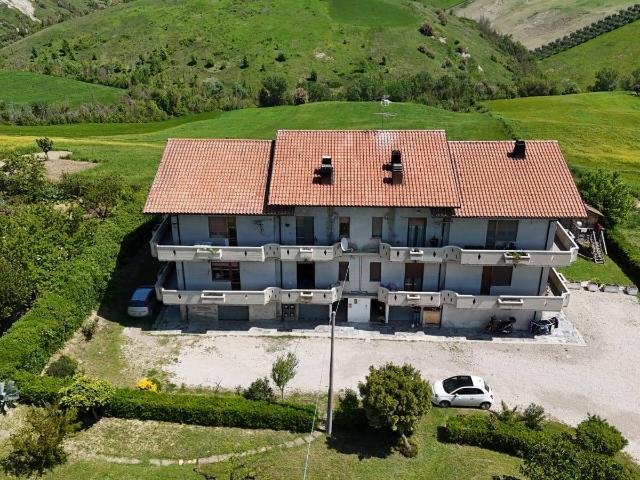 Appartamento in vendita a Bellante, Abruzzo