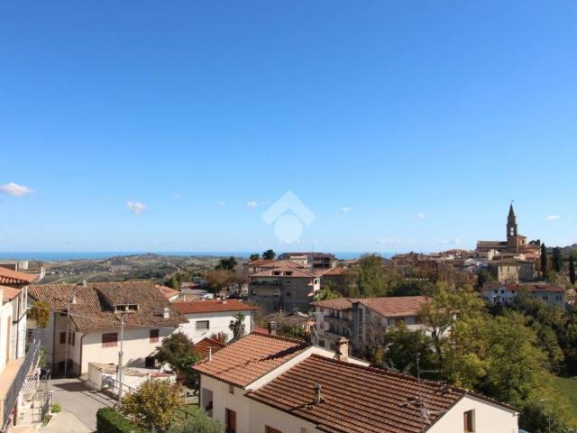 Appartamento in vendita a Bellante, Abruzzo