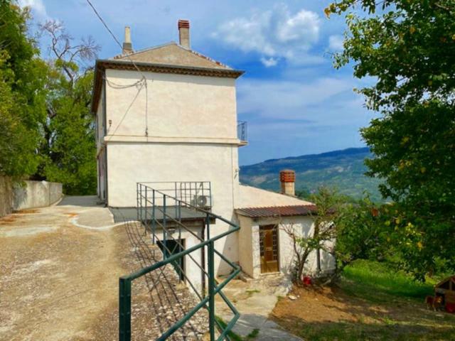 Appartamento in vendita a Belmonte Del Sannio, Molise